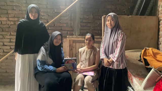 Kunjungan Pertama ke Rumah Ibu Padila